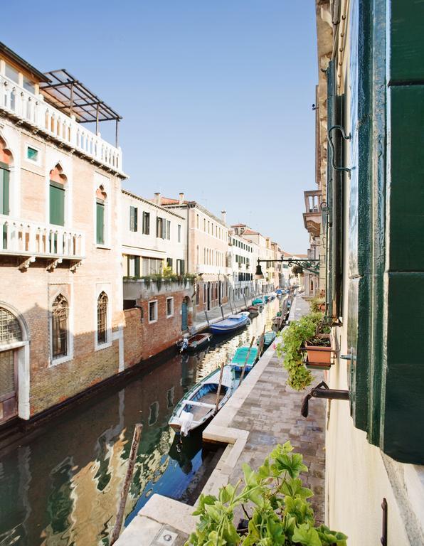 Casa Rezzonico Bed and Breakfast Venetië Buitenkant foto