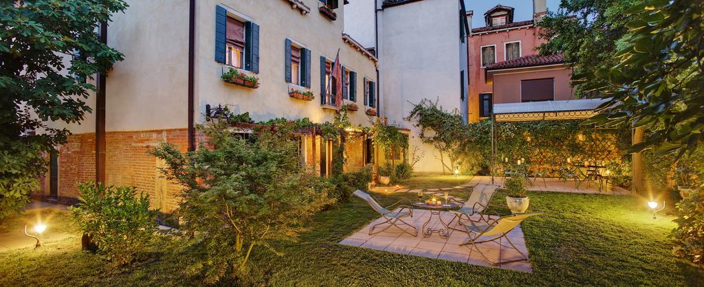 Casa Rezzonico Bed and Breakfast Venetië Buitenkant foto