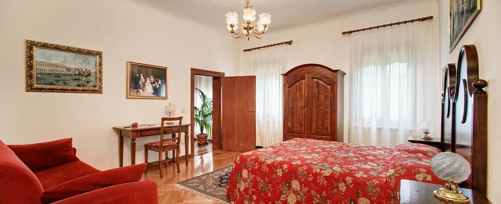 Casa Rezzonico Bed and Breakfast Venetië Buitenkant foto