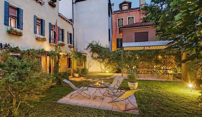 Casa Rezzonico Bed and Breakfast Venetië Buitenkant foto